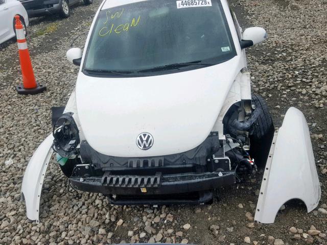 3VWRW31C69M504348 - 2009 VOLKSWAGEN NEW BEETLE Weiß Foto 9