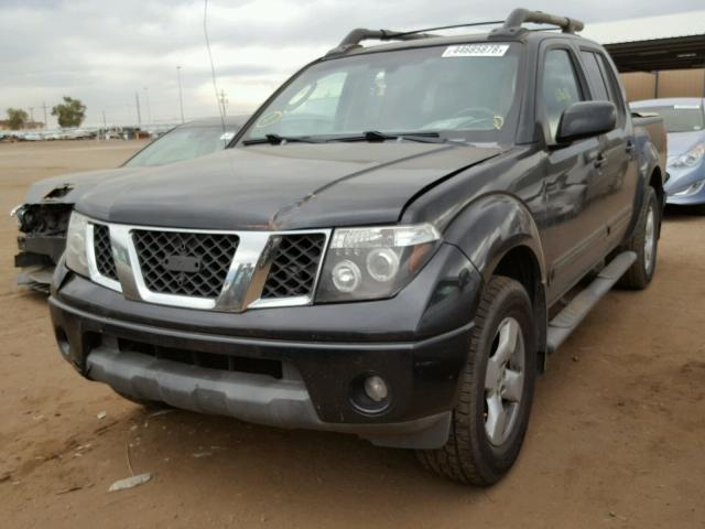 1N6AD07W46C436745 - 2006 NISSAN FRONTIER C BLACK photo 2