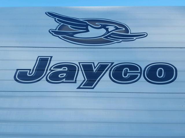 1UJBJ0BN6J1TB0563 - 2018 JAYCO JAYFLIGHT  TWO TONE photo 9