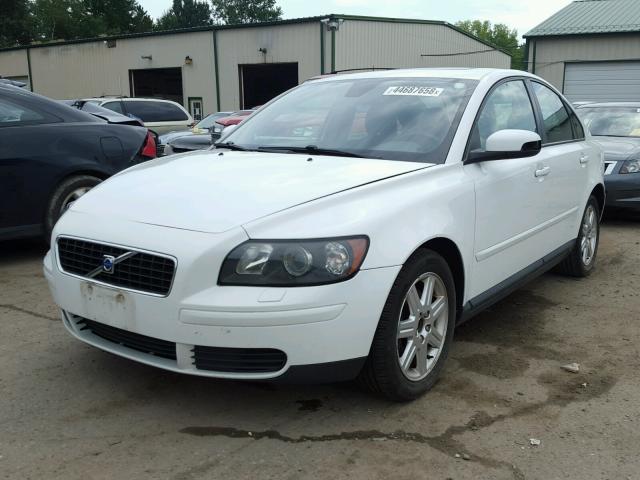 YV1MS382572296192 - 2007 VOLVO S40 2.4I WHITE photo 2