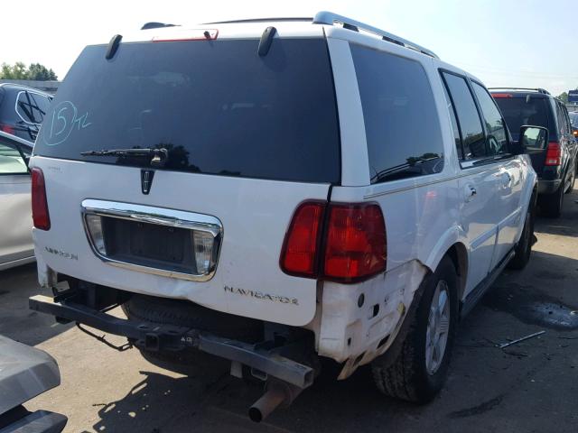 5LMFU27565LJ22145 - 2005 LINCOLN NAVIGATOR WHITE photo 4