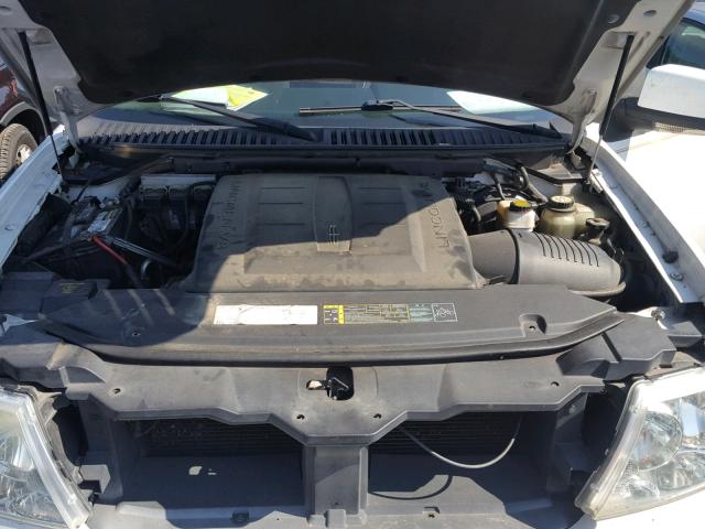 5LMFU27565LJ22145 - 2005 LINCOLN NAVIGATOR WHITE photo 7