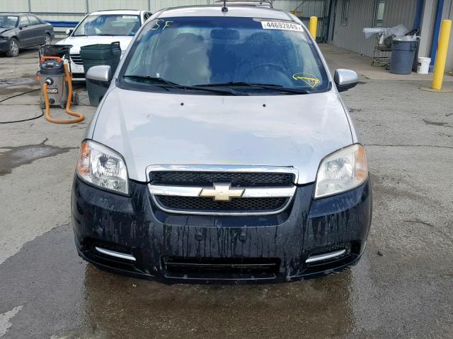 KL1TD56E79B632259 - 2009 CHEVROLET AVEO LS SILVER photo 9