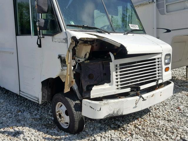 5B4HP42V053406788 - 2005 WORKHORSE CUSTOM CHASSIS FORWARD CO WHITE photo 9