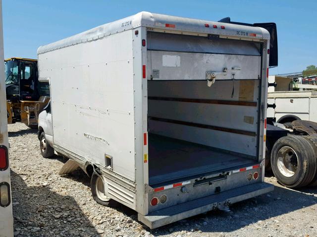 1FDXE45SX6DA58261 - 2006 FORD BOX TRUCK WHITE photo 3