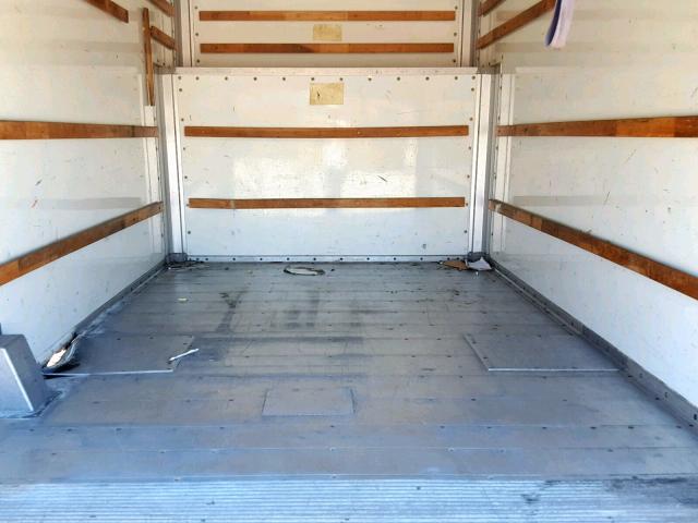 1FDXE45SX6DA58261 - 2006 FORD BOX TRUCK WHITE photo 6