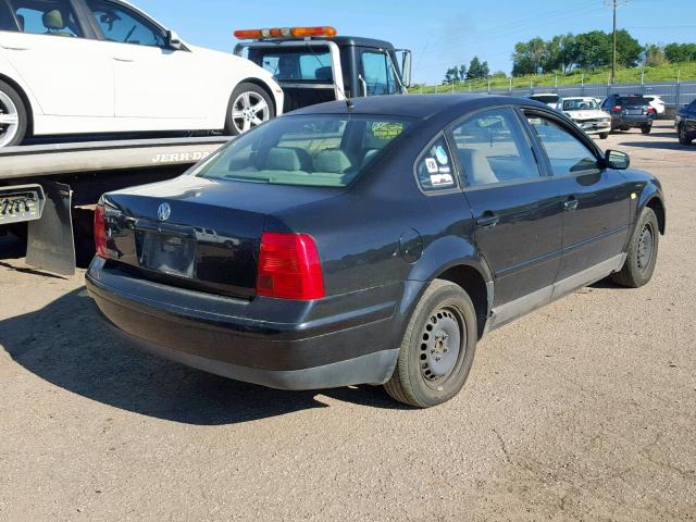 WVWMA63B6XE457035 - 1999 VOLKSWAGEN PASSAT GLS BLACK photo 4