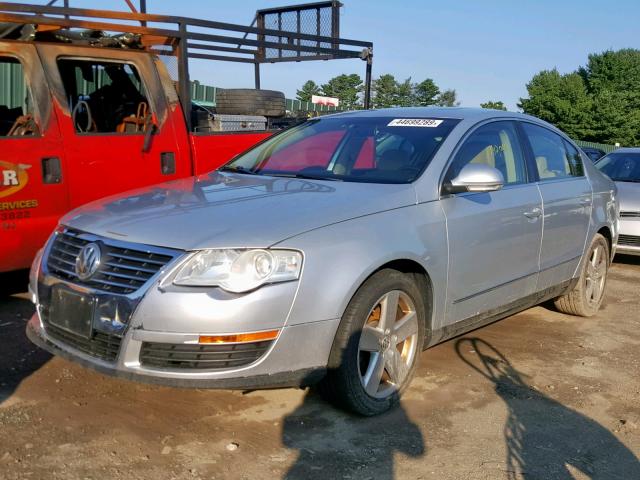 WVWAK73CX8E149172 - 2008 VOLKSWAGEN PASSAT KOM SILVER photo 2