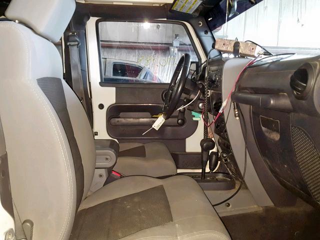 1J4FA24118L548048 - 2008 JEEP WRANGLER X WHITE photo 5