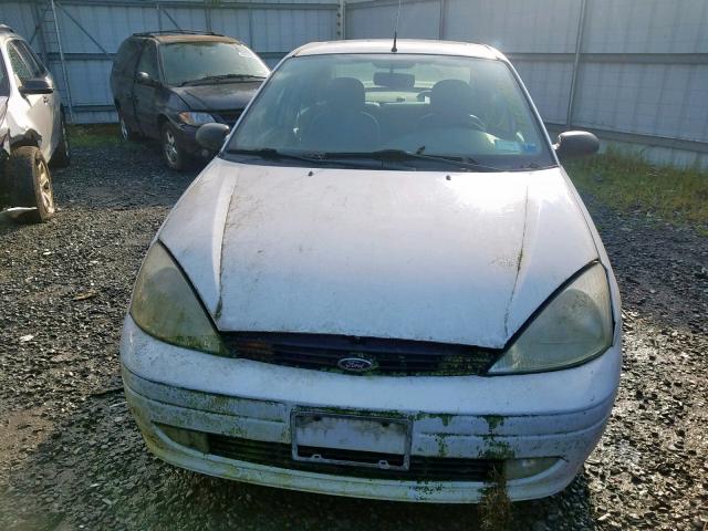 1FAFP38302W291644 - 2002 FORD FOCUS ZTS WHITE photo 9