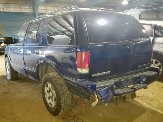 1GNDT13W42K104049 - 2002 CHEVROLET BLAZER BLUE photo 3