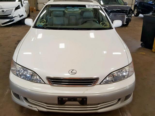 JT8BF28G9Y0238265 - 2000 LEXUS ES 300 WHITE photo 9