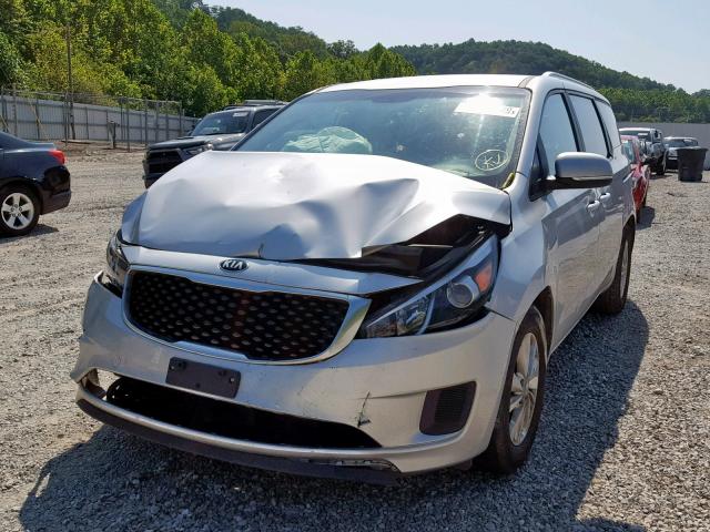 KNDMB5C15G6118131 - 2016 KIA SEDONA LX SILVER photo 2