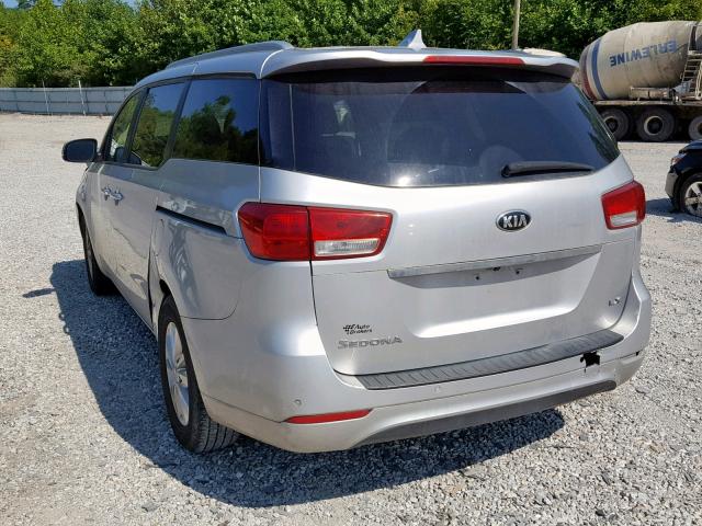 KNDMB5C15G6118131 - 2016 KIA SEDONA LX SILVER photo 3