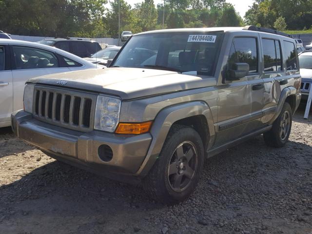 1J8HG48K76C330701 - 2006 JEEP COMMANDER TAN photo 2
