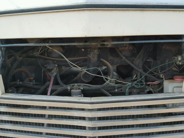 1GBKP37W5F3333337 - 1985 CHEVROLET P30 WHITE photo 7