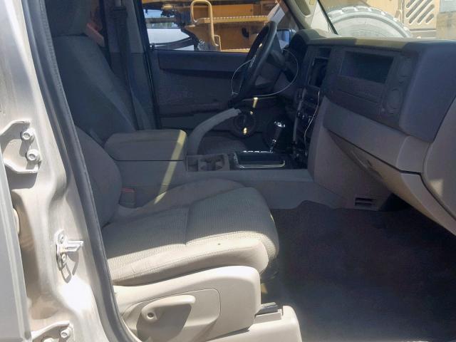 1J8HG48K27C670758 - 2007 JEEP COMMANDER SILVER photo 5