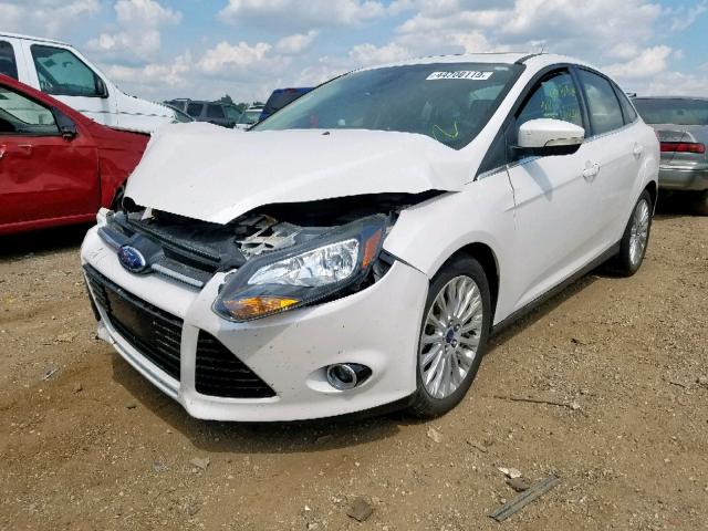 1FAHP3J25CL277512 - 2012 FORD FOCUS TITA WHITE photo 2