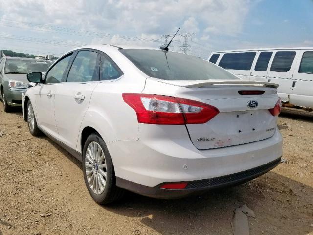 1FAHP3J25CL277512 - 2012 FORD FOCUS TITA WHITE photo 3