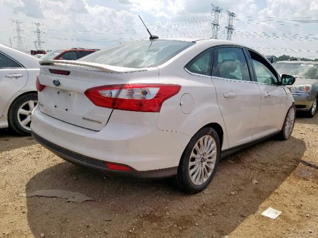 1FAHP3J25CL277512 - 2012 FORD FOCUS TITA WHITE photo 4