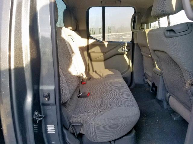 1N6AD07U46C454452 - 2006 NISSAN FRONTIER C GRAY photo 6