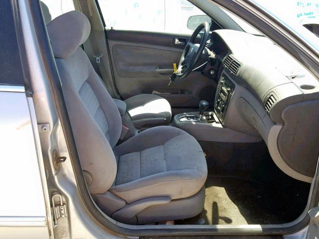 WVWMD63B43P266817 - 2003 VOLKSWAGEN PASSAT GL SILVER photo 5