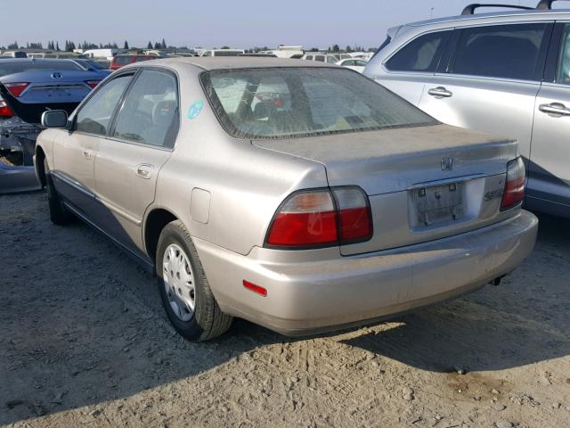 1HGCD5684TA102719 - 1996 HONDA ACCORD DX SILVER photo 3