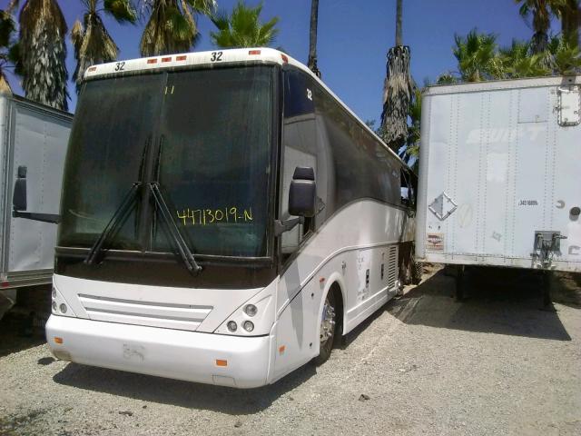 YE2TA19B2B2040632 - 2011 VAN HOOL TRANSIT BU WHITE photo 2