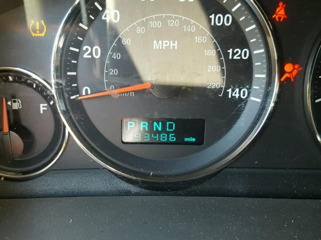 1J8HG48N76C275399 - 2006 JEEP COMMANDER BLACK photo 8