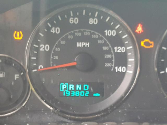 1J8HG48N56C182879 - 2006 JEEP COMMANDER GRAY photo 8