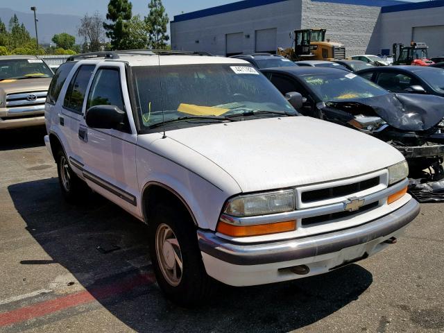 1GNDT13W01K192399 - 2001 CHEVROLET BLAZER WHITE photo 1