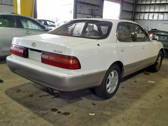 JT8GK13T9S0107988 - 1995 LEXUS ES 300 WHITE photo 4