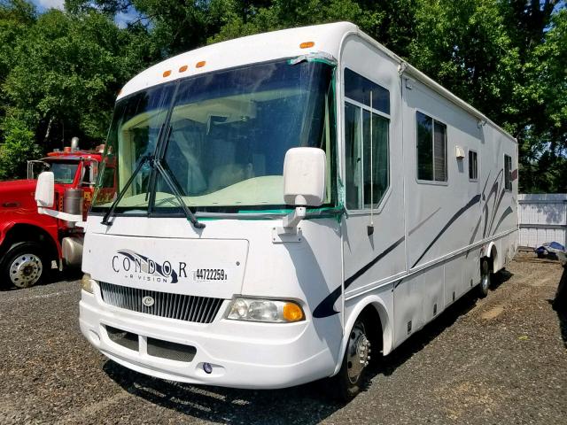 5B4LP37J8Y3317405 - 2000 WORKHORSE CUSTOM CHASSIS MOTORHOME CREAM photo 2