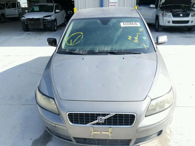 YV1MS382062201603 - 2006 VOLVO S40 2.4I SILVER photo 9