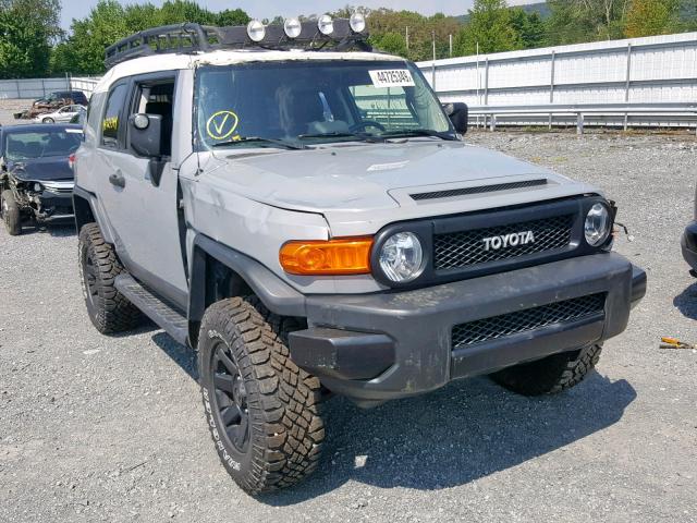 JTEBU4BF5EK180265 - 2014 TOYOTA FJ CRUISER SILVER photo 1