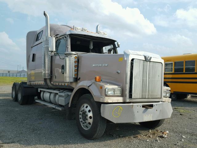 2WKEDDXJ01K966608 - 2001 WESTERN STAR/AUTO CAR CONVENTION GOLD photo 1