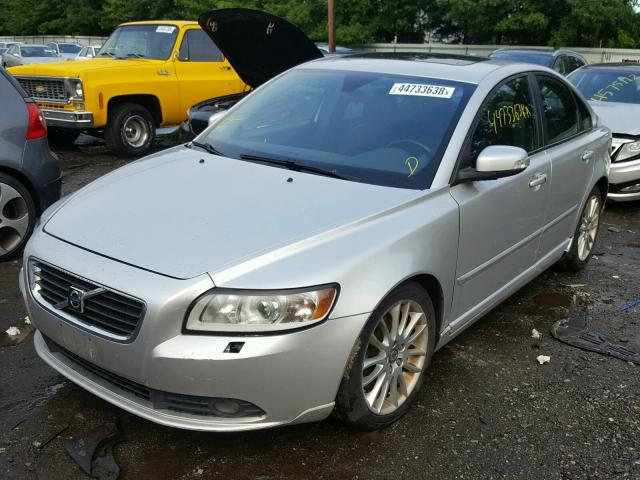 YV1390MS7A2488104 - 2010 VOLVO S40 2.4I SILVER photo 2