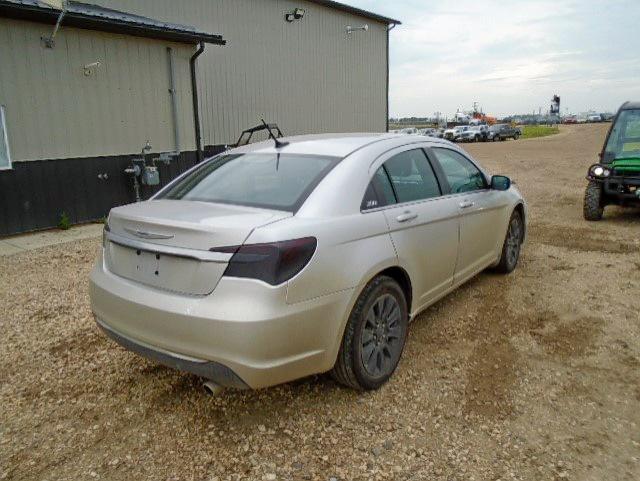 1C3BC4FB4BN530613 - 2011 CHRYSLER 200 LX SILVER photo 4