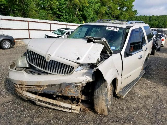 5LMFU27556LJ29623 - 2006 LINCOLN NAVIGATOR أبيض صورة 2