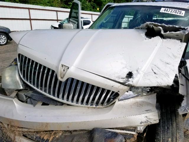 5LMFU27556LJ29623 - 2006 LINCOLN NAVIGATOR أبيض صورة 7