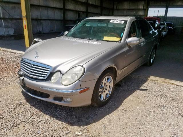 WDBUF65J44A442525 - 2004 MERCEDES-BENZ E 320 GRAY photo 2