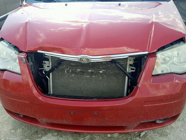 2A8HR54P38R776520 - 2008 CHRYSLER TOWN & COU MAROON photo 9