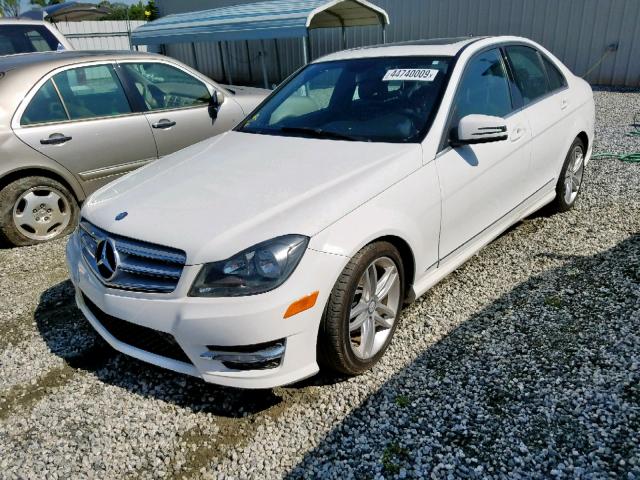 WDDGF4HB1DR266628 - 2013 MERCEDES-BENZ C 250 WHITE photo 2