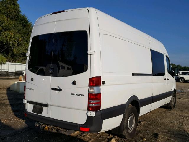 8BTPE8DD7GE126213 - 2016 MERCEDES-BENZ SPRINTER 2 WHITE photo 4