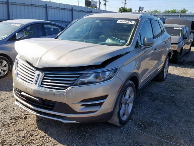 5LMCJ1C91HUL19608 - 2017 LINCOLN MKC PREMIE GOLD photo 2