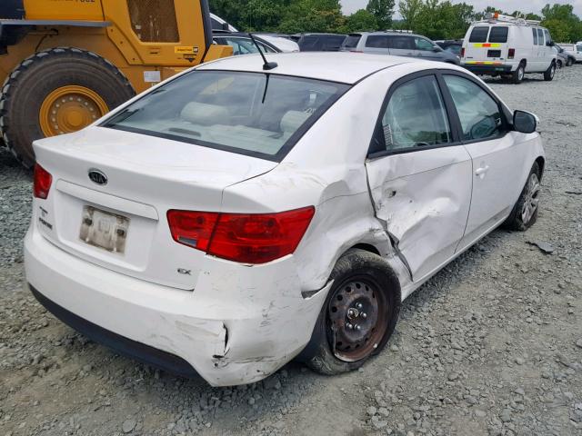 KNAFU4A22A5860229 - 2010 KIA FORTE EX WHITE photo 4