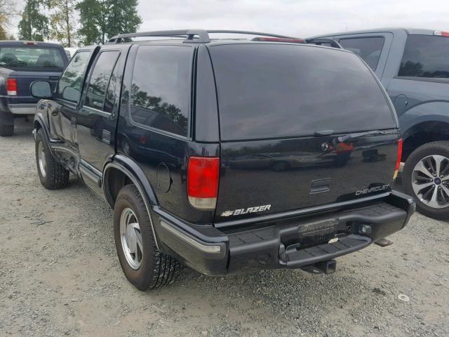 1GNDT13W4W2184295 - 1998 CHEVROLET BLAZER BLUE photo 3