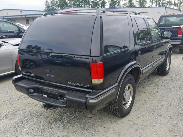 1GNDT13W4W2184295 - 1998 CHEVROLET BLAZER BLUE photo 4