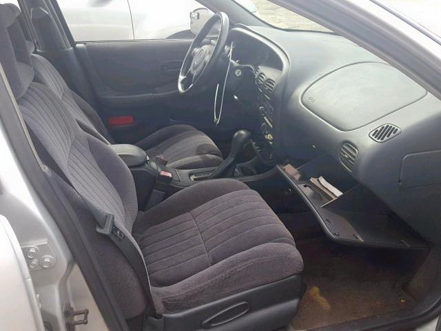 1G2WP52K82F200243 - 2002 PONTIAC GRAND PRIX SILVER photo 5