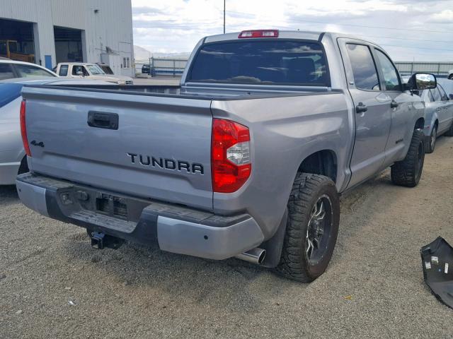 5TFDY5F18JX763349 - 2018 TOYOTA TUNDRA CRE GRAY photo 4